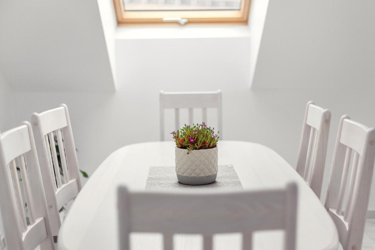 Luxurious Kaunas Basilica Apartment In Old Town By Urban Rent Exterior foto